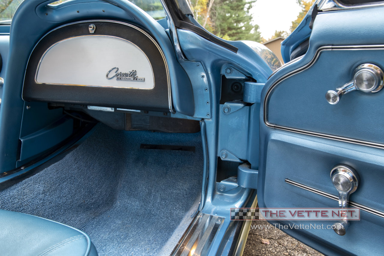 TheVetteNet.com - 1965 Corvette Convertible Nassau Blue
